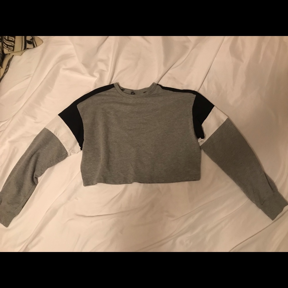 Cropped long sleeve shirt
